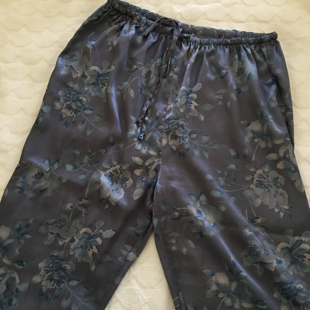 "Silk/Satin" (polyester) pajama/loungewear set, sz L - Picture 5 of 6